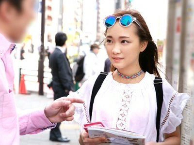 《素人ナンパ》日本旅行中の台湾人美少女ナンパしてハメ撮り！！乳首舐めながら手マンして国際交流♥