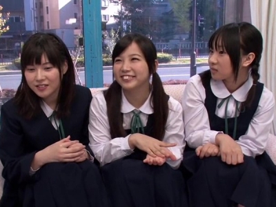 修学旅行で東京にやってきた女子校生たちをＭミラー号へ連れてきて都会のオチンチンを見せてあげたら……！